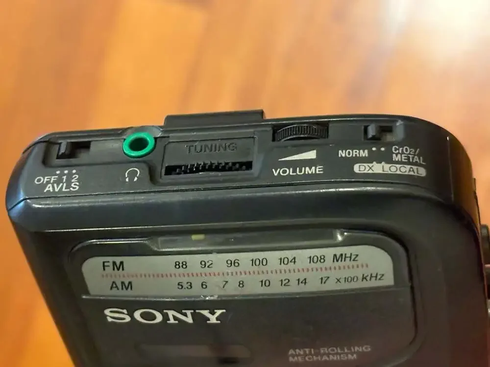 Sony Walkman WM-FX103 Cassette Player AM/FM Mega Bass Tested Works Read AVLS